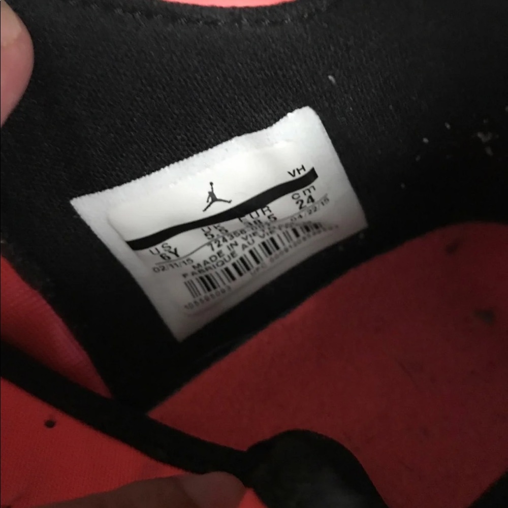 Shoes - Picture 7 of 8